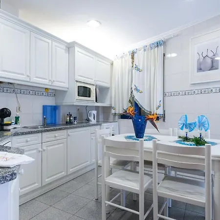 Apartment Holidays At Laureano